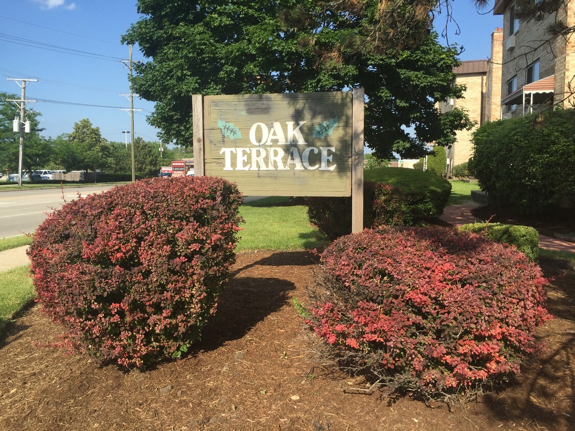 Oak Terrace Apartments - 363 Hawthorne Cir