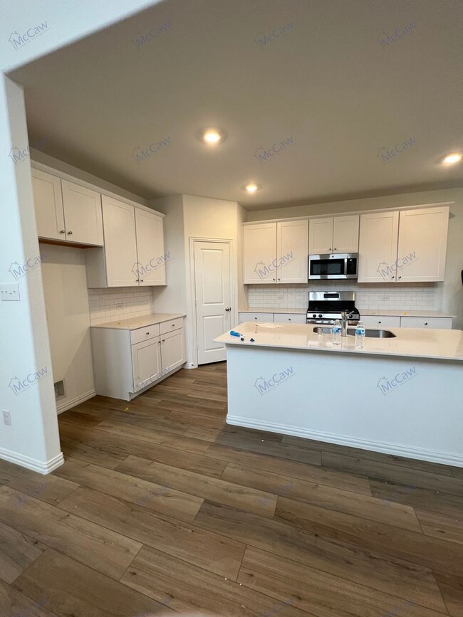 Building Photo - 10037 Little Tree Ln