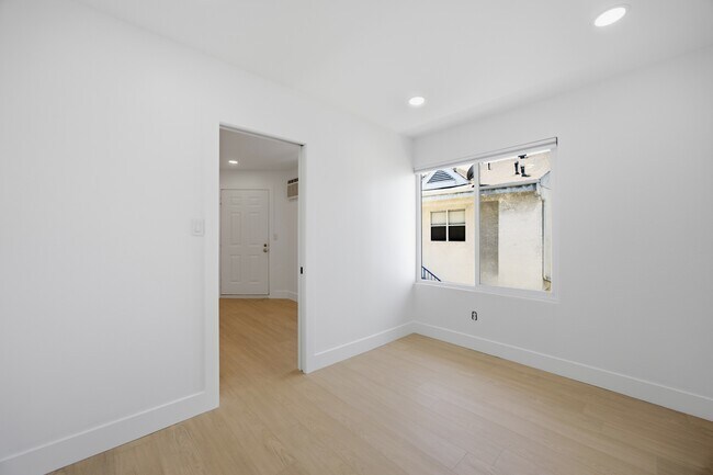 Building Photo - 1040 Gardena
