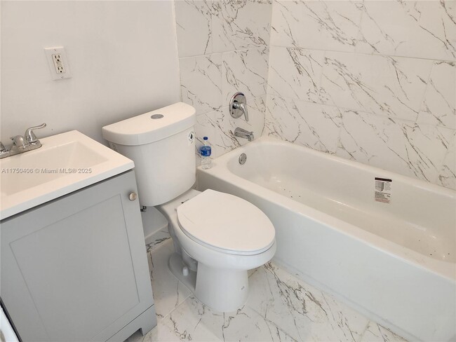 Foto del edificio - 599 NW 94th St