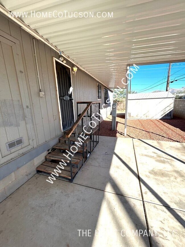 Building Photo - Section 8 Accepted! Available NOW! : 183 E...