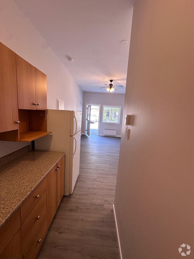 Building Photo - 27 Bd Montclair