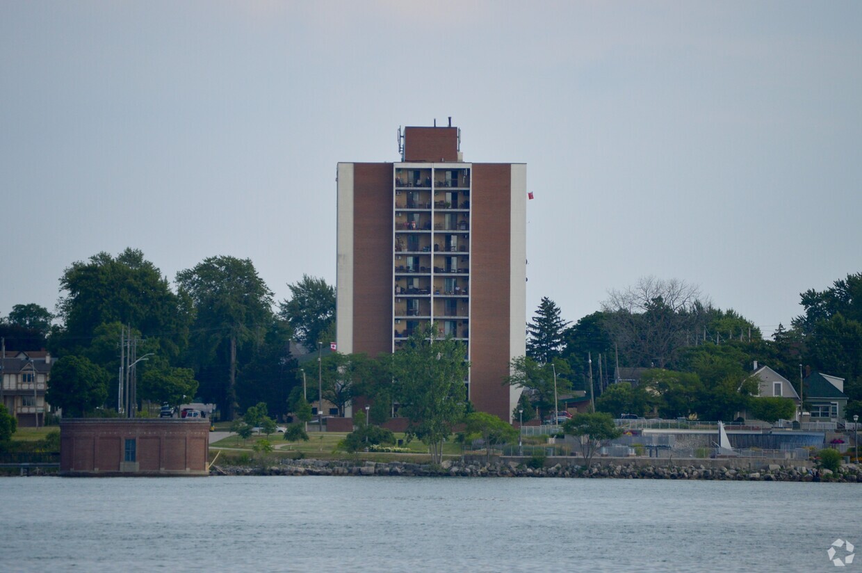 As seen from Milliken State Park in Detroit. - Royal Tower Apartments