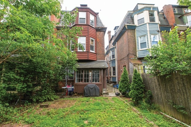 Building Photo - 4517 Chester Ave