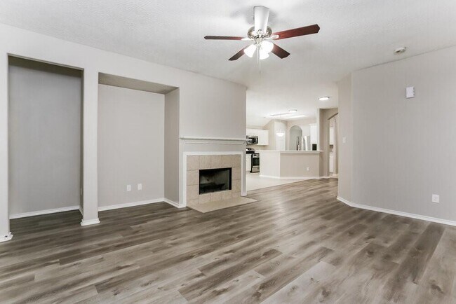 Building Photo - 20210 Entrada Ct