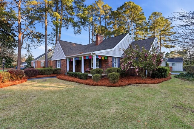 Building Photo - 1700 E Mulberry St