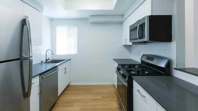 Foto del edificio - 23516 Magic Mountain Pkwy