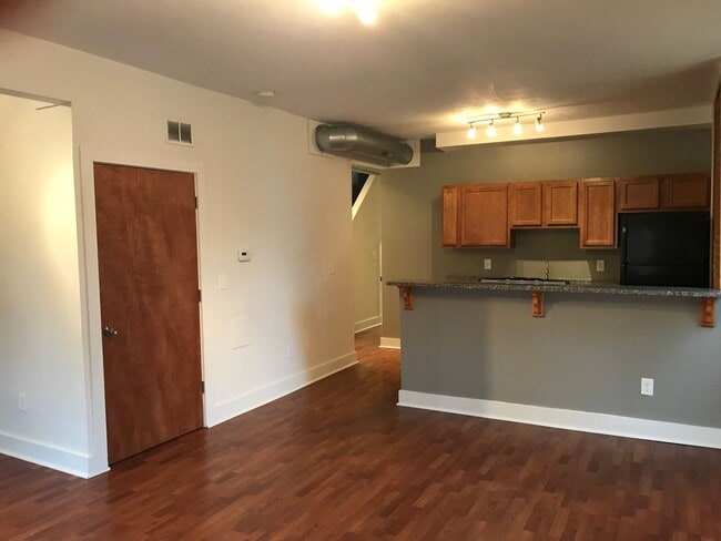 Photo - 3947 Mintwood St Apartment