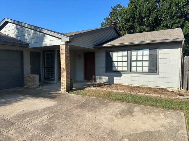 Building Photo - 2601 Driskill Dr