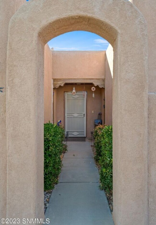 Building Photo - Nice Home in the Rinconada Area