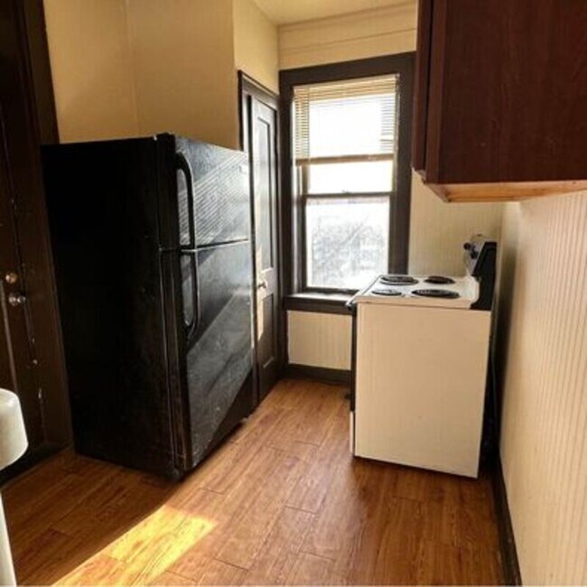 4215421S Neosho St, St. Louis, MO 63116 Condo for Rent in St. Louis