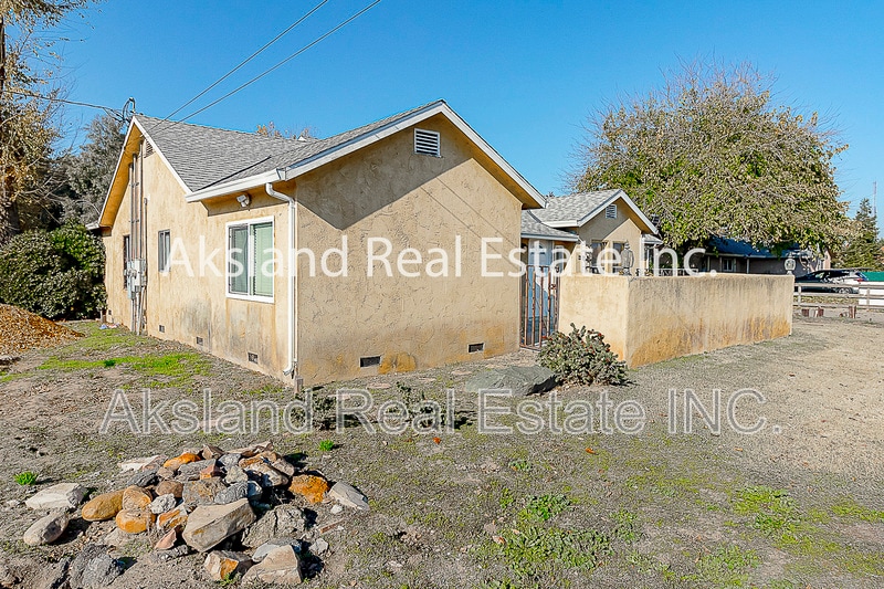 Primary Photo - 7937 Endow Rd S