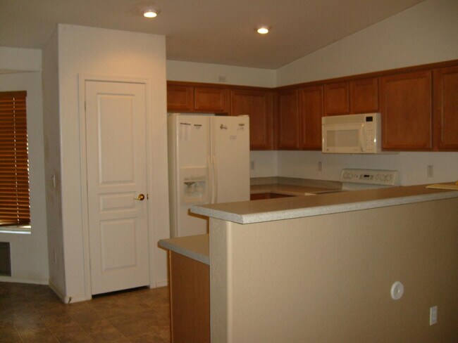 Building Photo - 12846 N 148th Ln