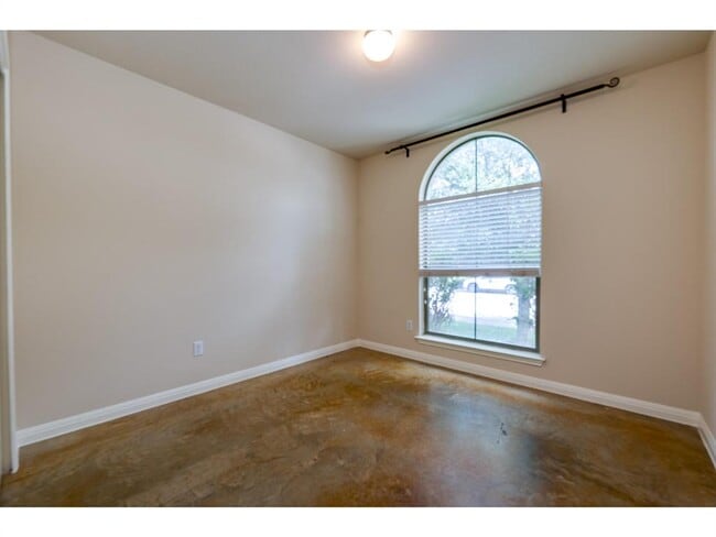 Building Photo - 4504 Halliday Ave