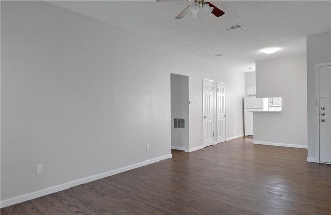 Building Photo - 9509 Kempler Dr