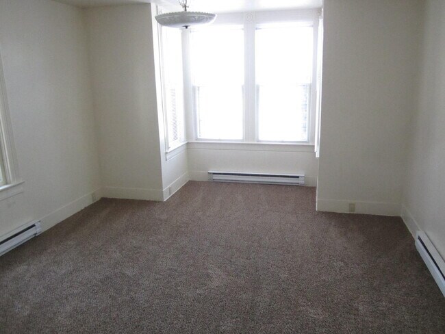 Foto del edificio - 221 N Holly St