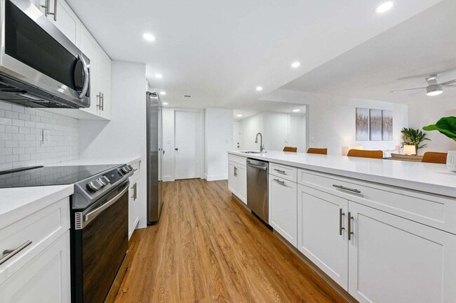 Building Photo - 955 Egret Cir