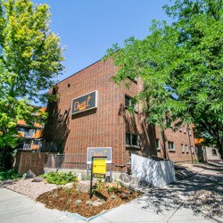 Foto del edificio - Dwell Apartments