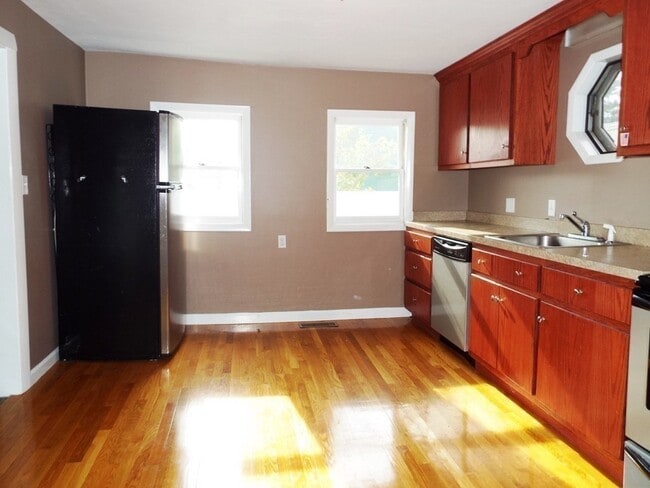 Building Photo - 60 Alpine Pl