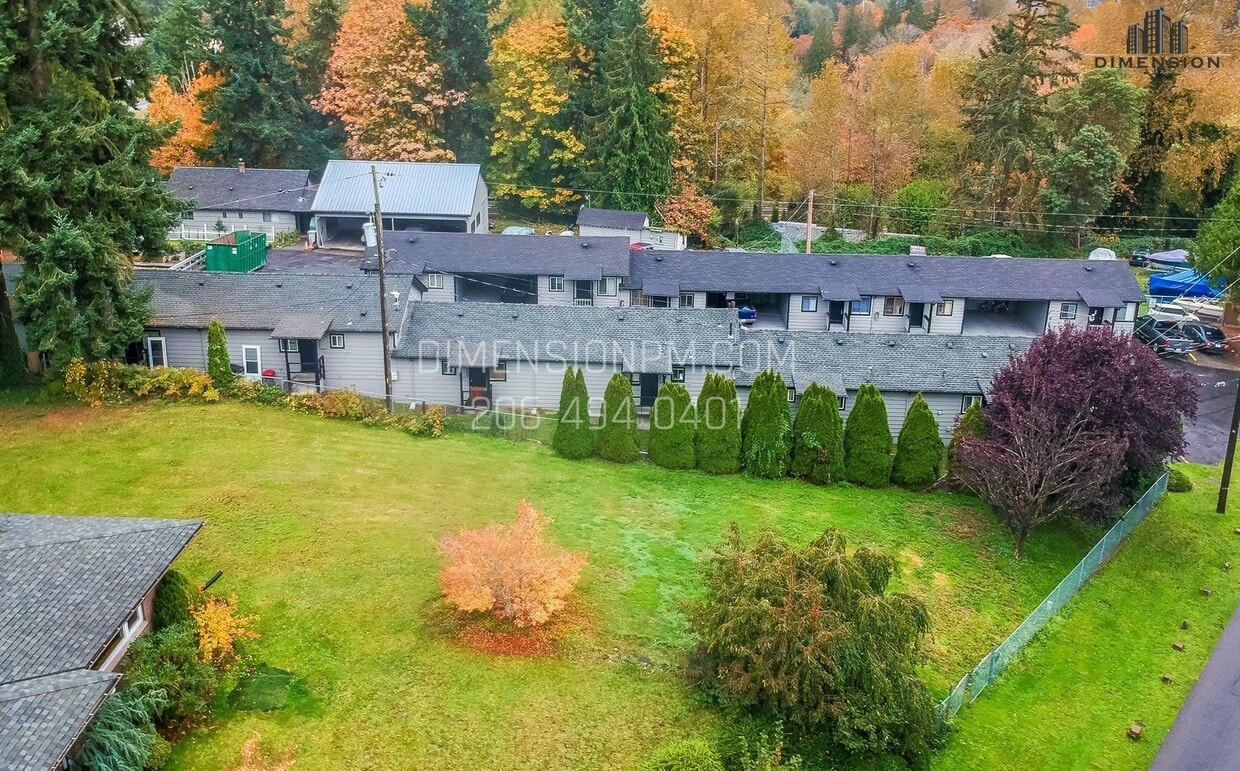 Primary Photo - Skyway Apartments