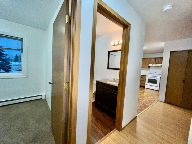 Building Photo - 4897 Dartmouth Dr