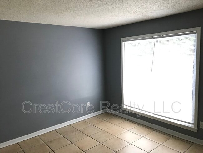 Building Photo - 645 Spottswood Manor Dr