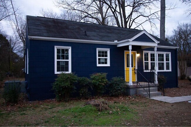 Foto del edificio - 656 N Moore Rd