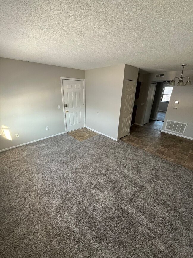 Foto del edificio - One Bedroom Apartment in Butler!