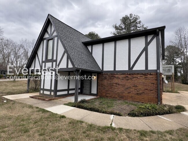 Foto del edificio - 1760 Wesley Way NW