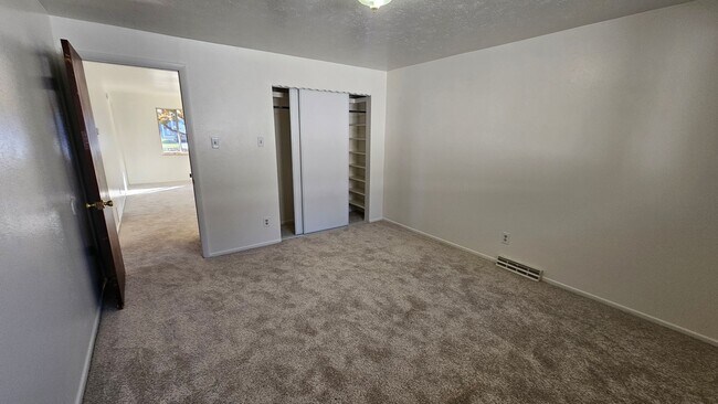 Foto del edificio - Multi Family Ranch Home in Westminster