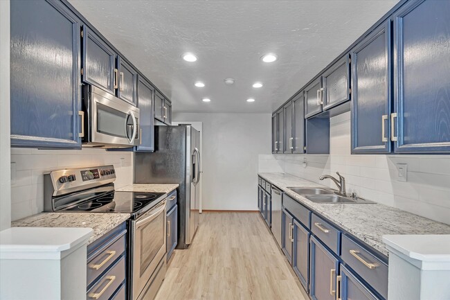 Building Photo - 3618 Stoneglen S