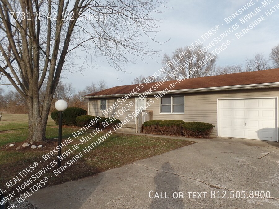 Primary Photo - Northside 2 Bedroom Duplex with Attached G...