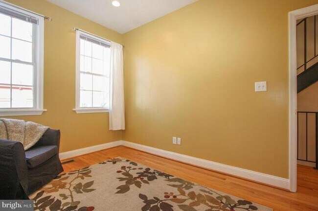 Building Photo - 1649 Kramer St NE
