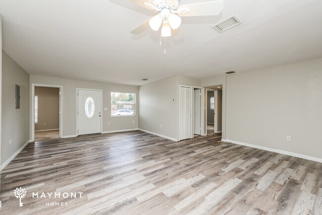 Foto del edificio - 1208 W Camellia Dr