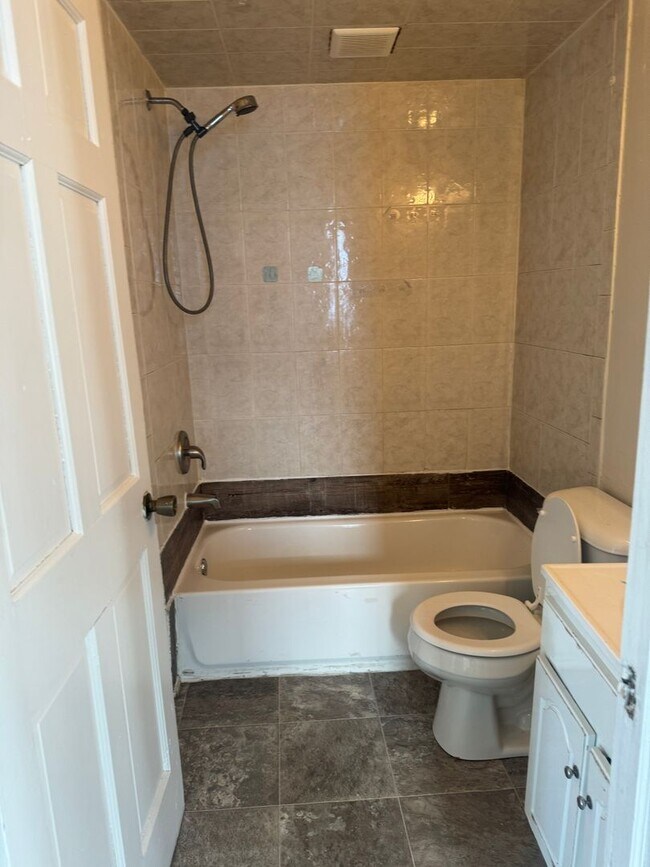 Foto del edificio - 4 Bedroom Single Family