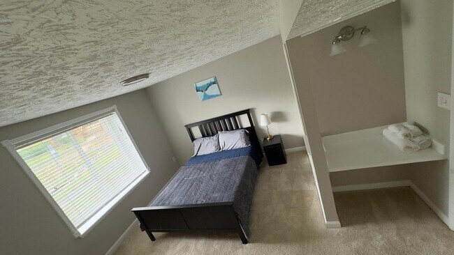 Building Photo - 8382 Brockham Dr