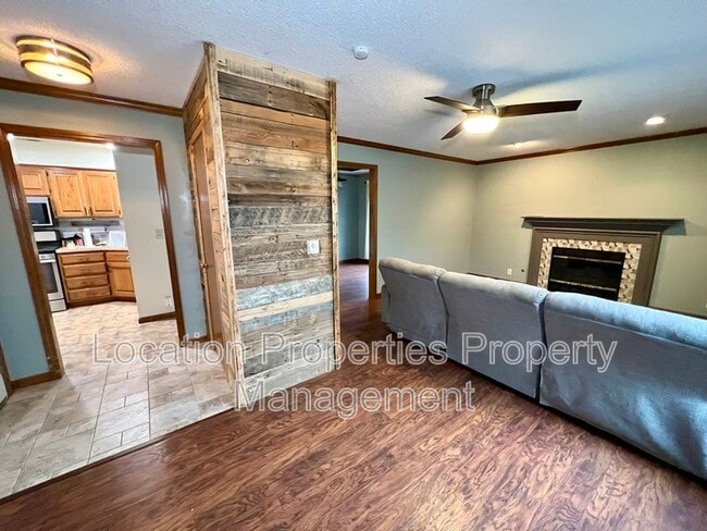 Building Photo - 2113 Atchison Ave