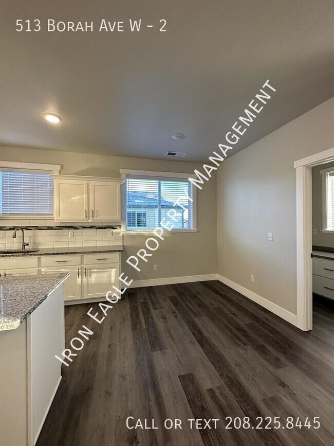 Building Photo - 513 Borah Ave W