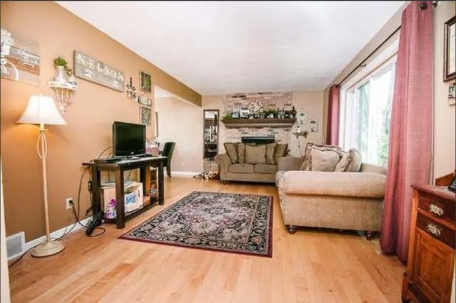 Foto del edificio - 7302 Gladstone Dr