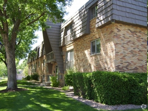 Willow Apartments In Brooklyn Park