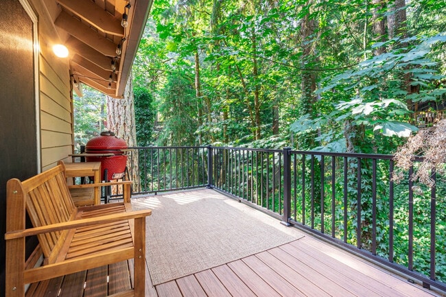 Building Photo - 16441 SE 42nd Pl