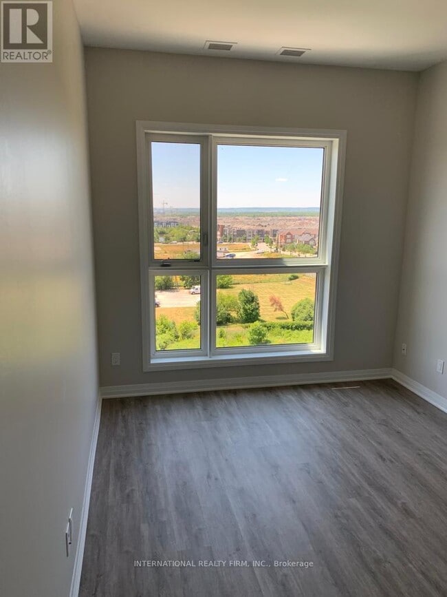 Photo du bâtiment - 95 Dundas St W