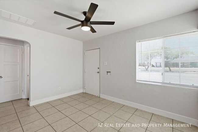 Building Photo - 1036 N 16th St