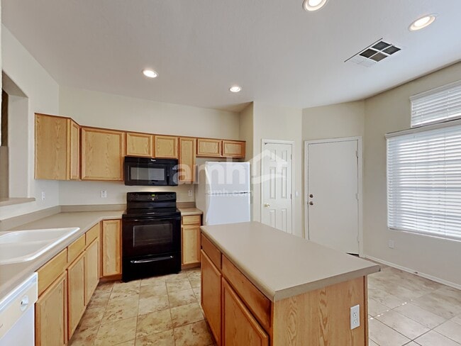 Building Photo - 8448 E Emelita Avenue
