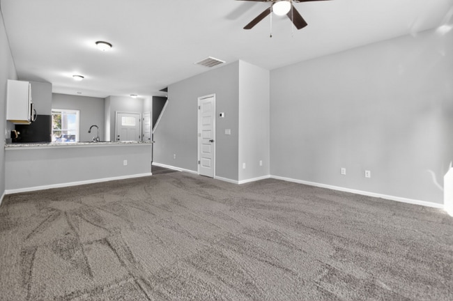 Building Photo - 149 Buckhorn Ave