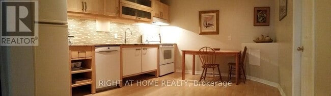 Building Photo - 142 Windhurst Dr