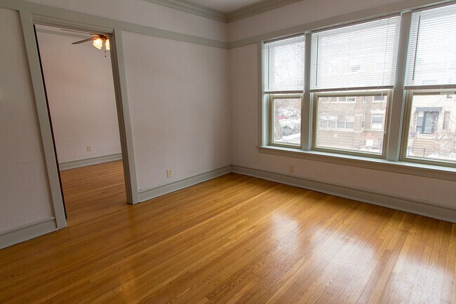 Foto del edificio - 1355 W Winona St