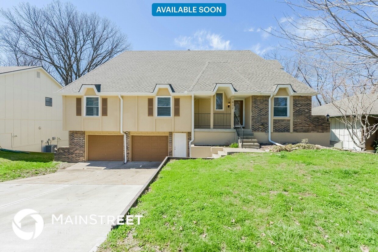 Primary Photo - 7912 N Michigan Ave