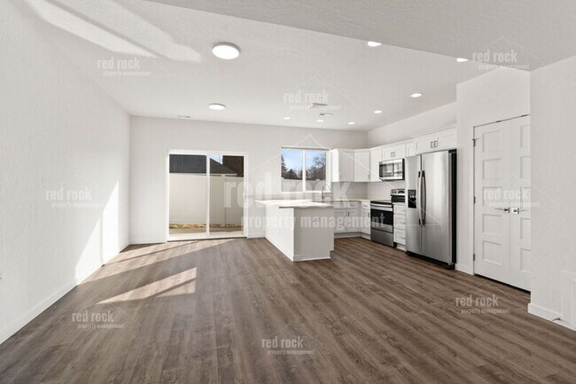 Foto del edificio - 12625 E Main Ave