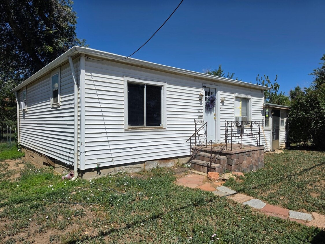 813-825 Lee Ave - 813-825 Lee Ave